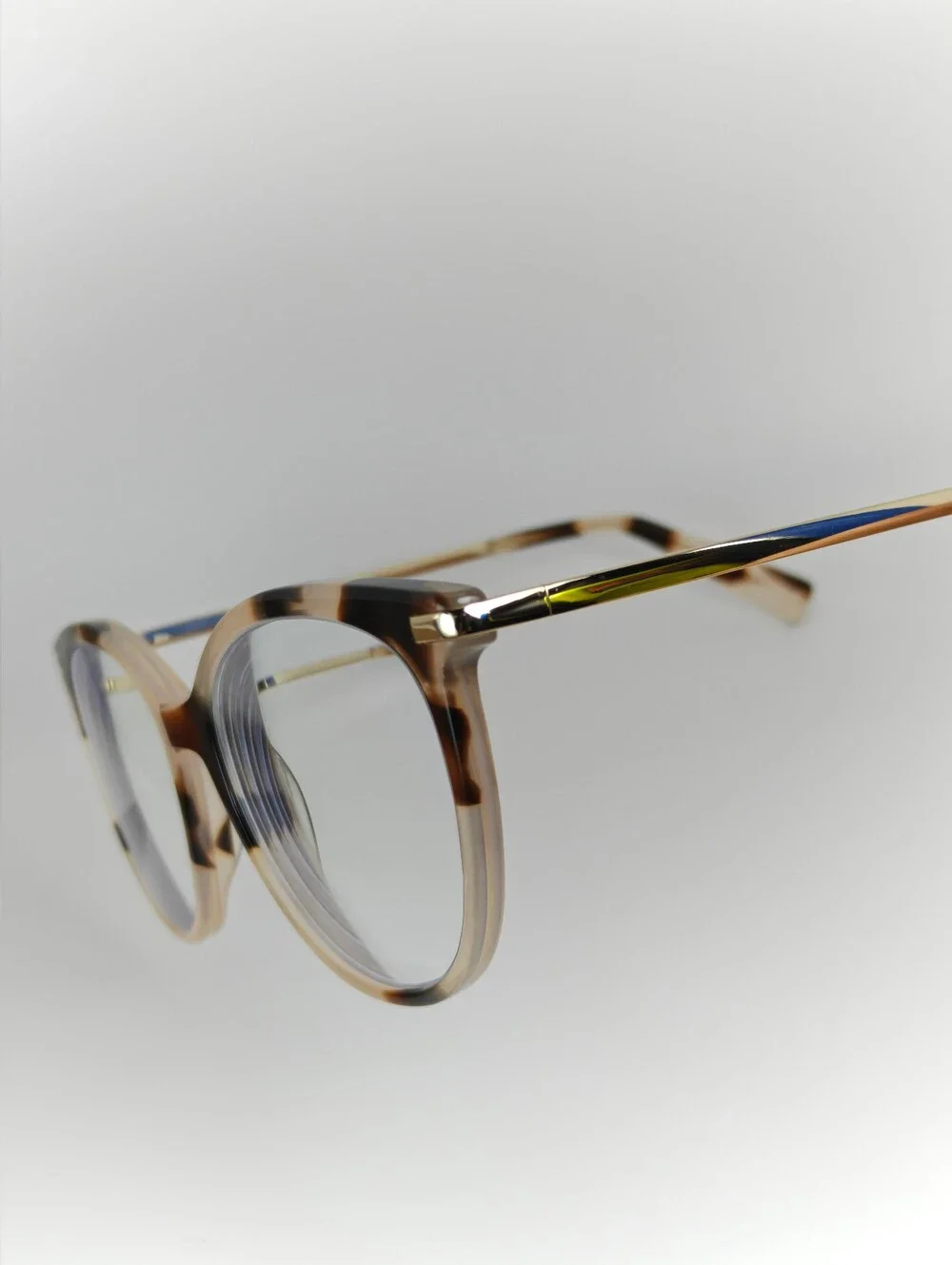 Attitude. Tortoiseshell Cat Eye.  Round Women's Eyewear Frames - Brown Gold.